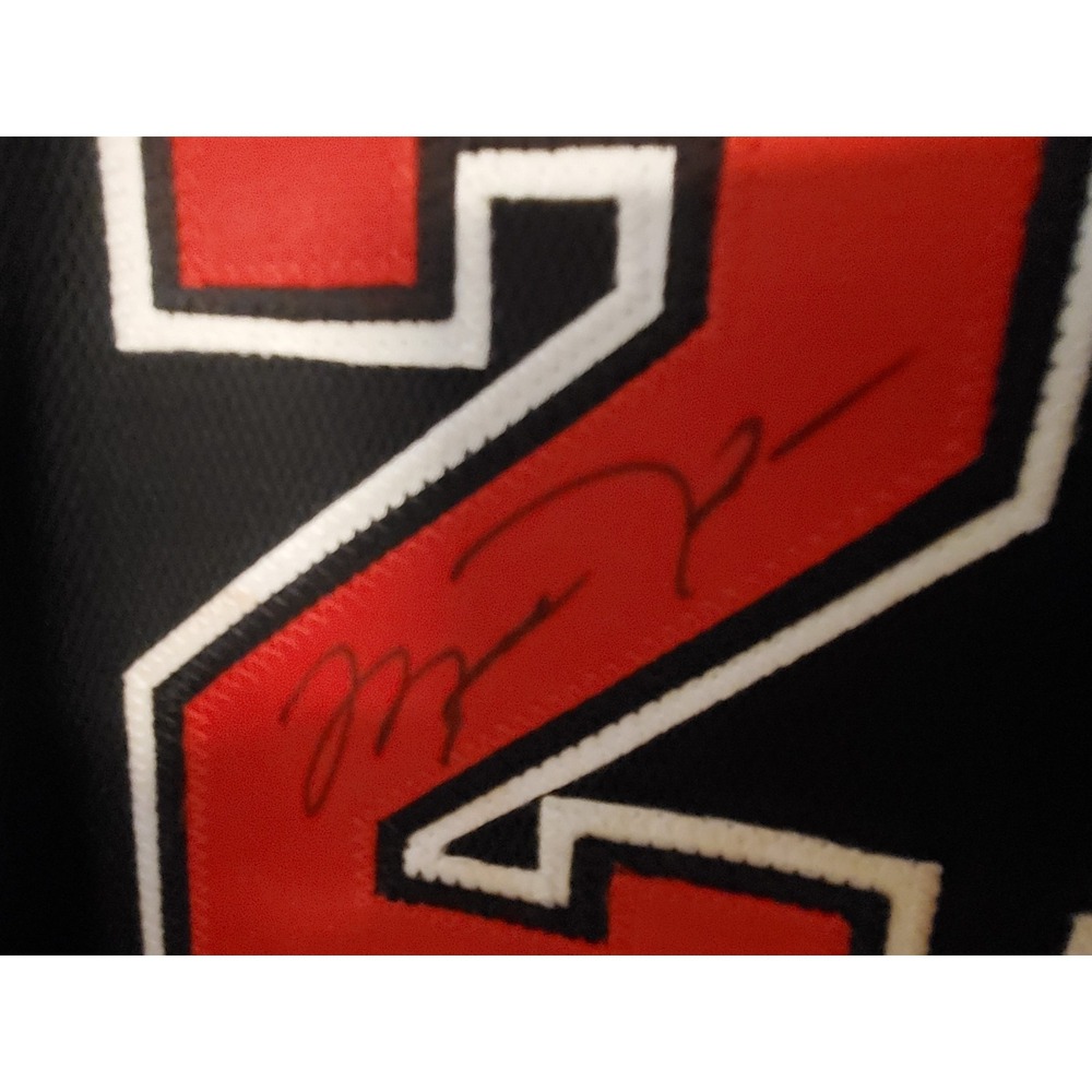 Michael Jordan Autographed Black Retirement Jersey with Upper Deck Hologram COA - Picture 4 of 9